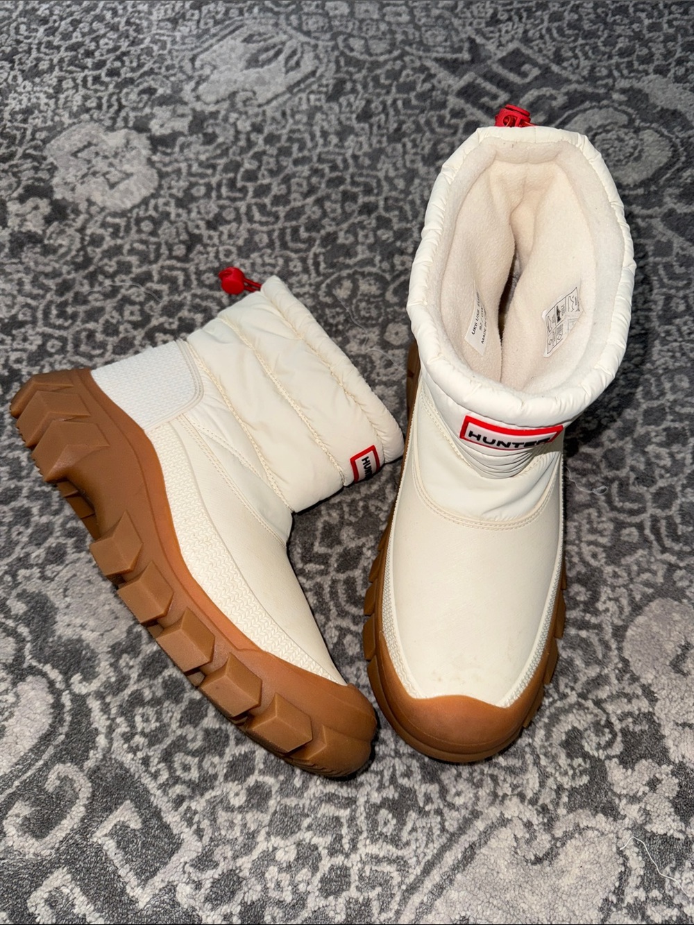 Hunter Intrepid Winter short snow Boots Tan Lug Sole Red Accents Womens Size 8